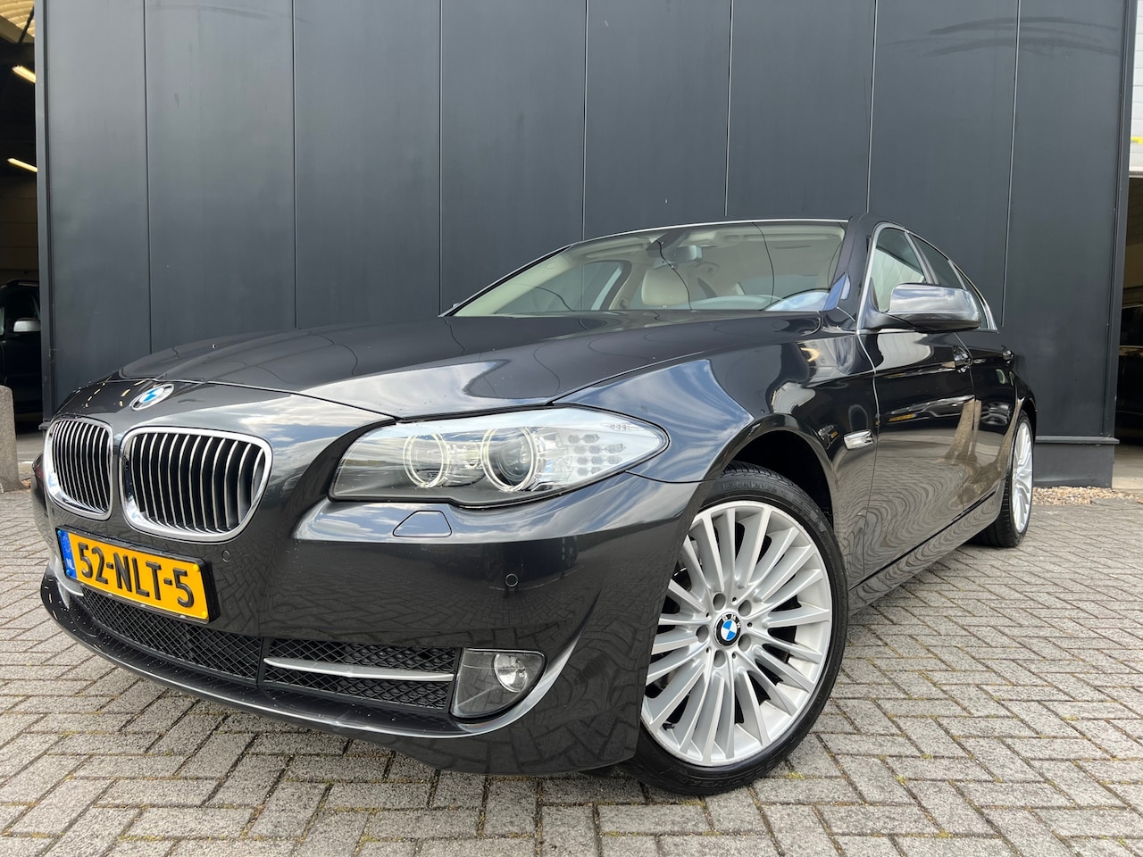 BMW 5-serie - 523i 6Cil High Exe Aut/Leer/Navi/19'Lmv/OrgNl - AutoWereld.nl