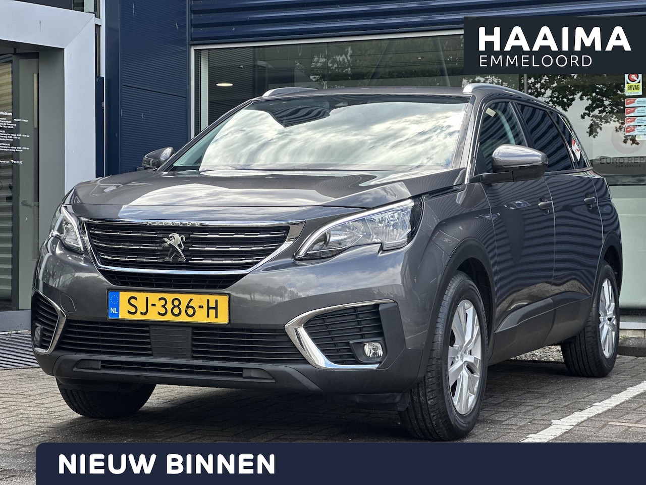 Peugeot 5008 - 1.2 PureTech Blue Lease Executive | Trekhaak | Cruise Control | Climate Control | Navigati - AutoWereld.nl