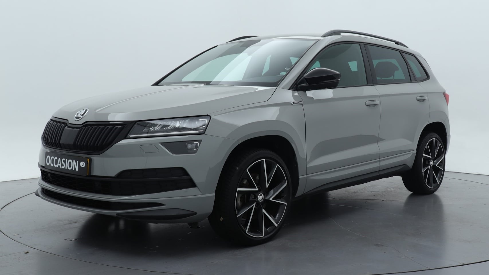Skoda Karoq - 1.5 TSI DSG 150pk Sportline Business Matrix-LED | Navigatie | 19"lm - AutoWereld.nl