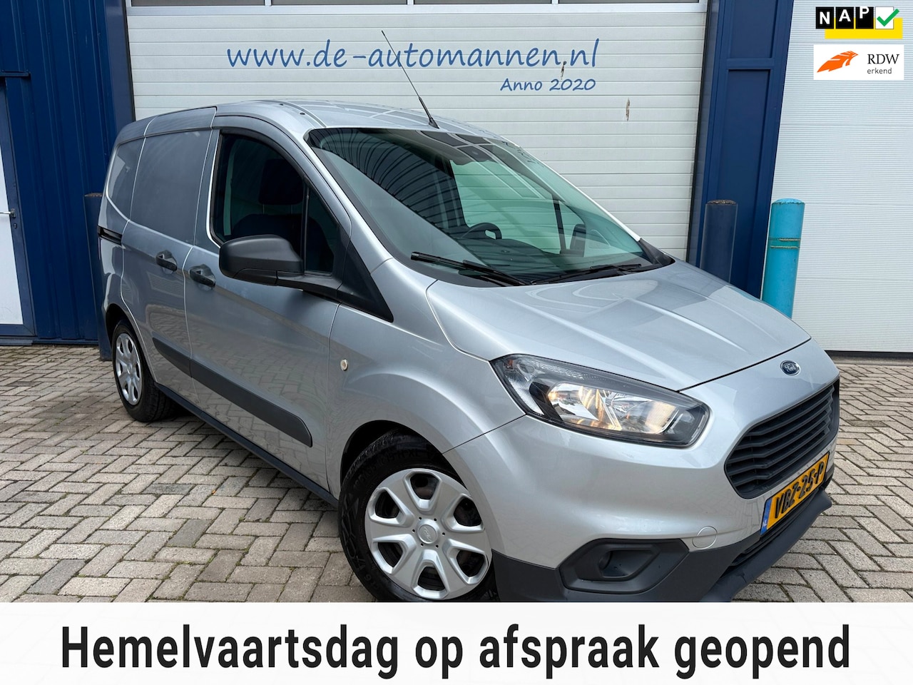 Ford Transit Courier - 1.5 TDCI 100pk / AIRCO / CRUISE / APPLE CARPLAY / SCHUIFDEUR - AutoWereld.nl