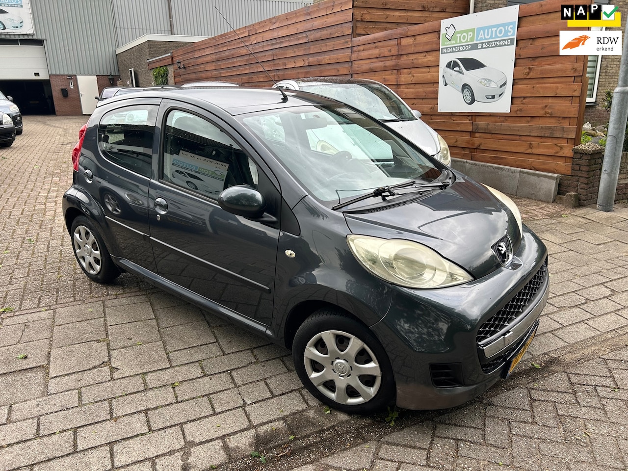 Peugeot 107 - 1.0-12V XS deurs airco nette auto ! - AutoWereld.nl
