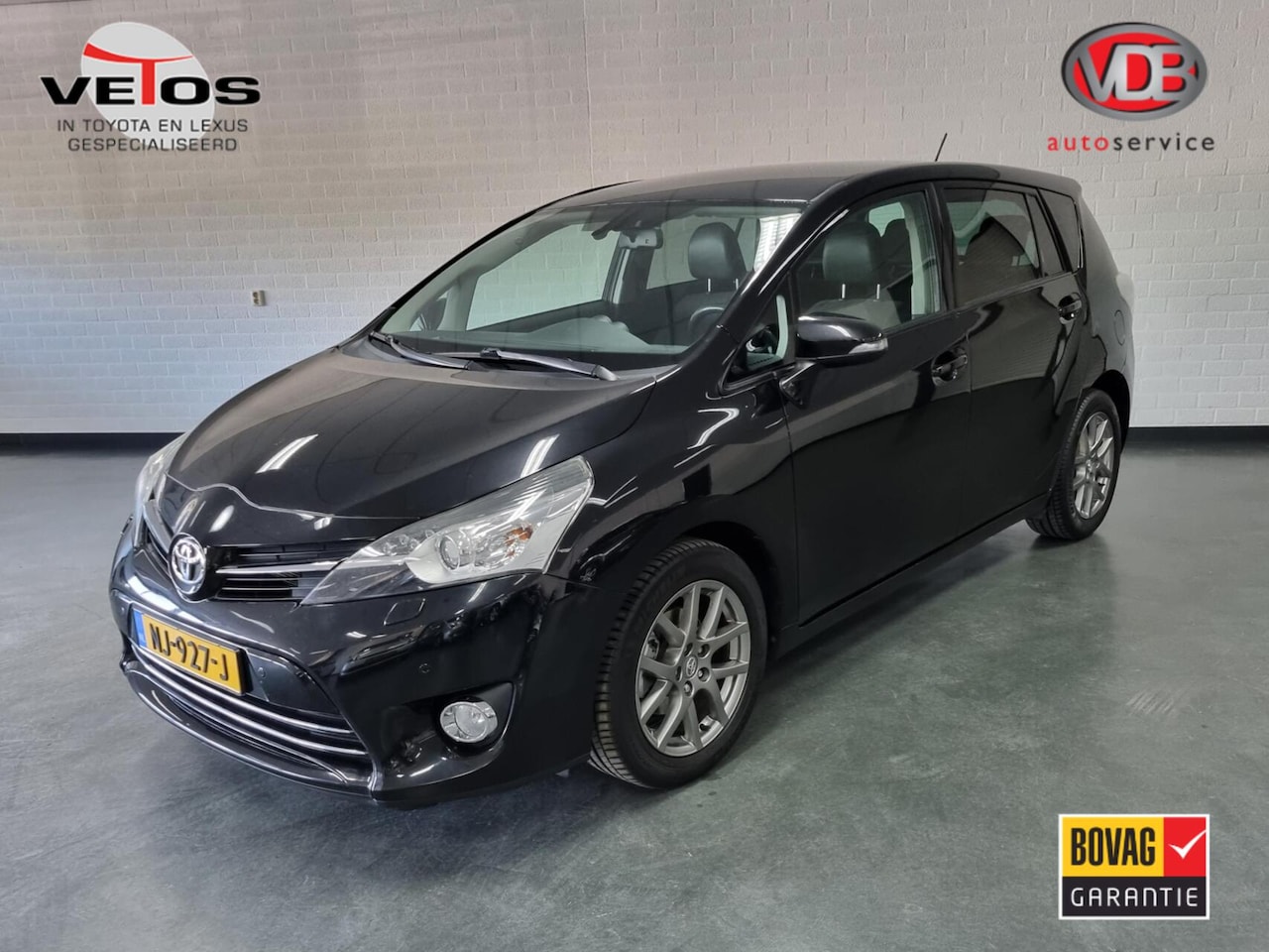 Toyota Verso - 1.8 VVT-i Executive Business 7p. / Aut. / PDC / Trekhaak - AutoWereld.nl