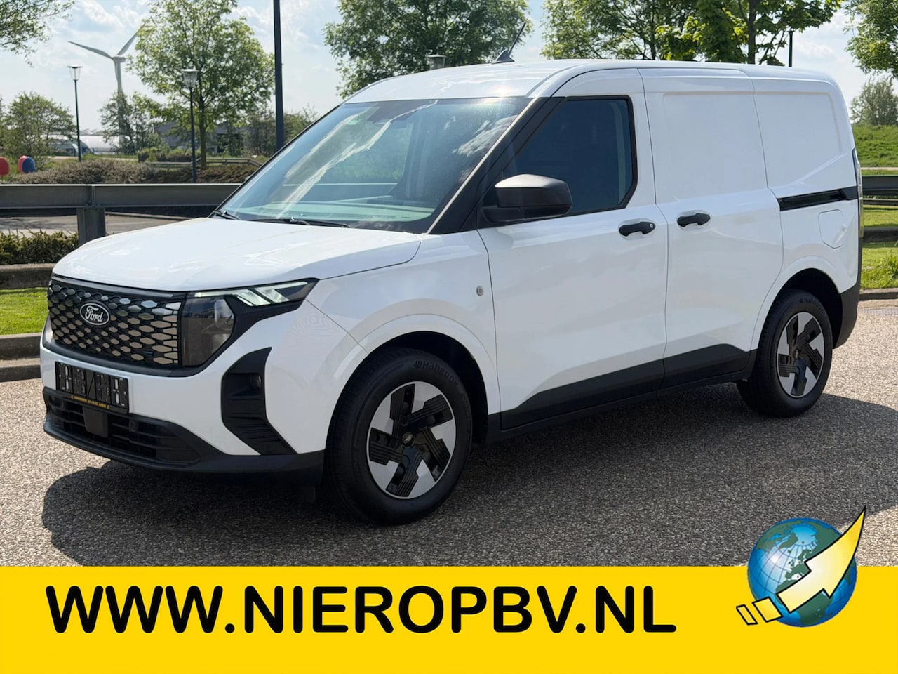 Ford Transit Courier - Trend Elektrisch 44KWH 300KM Reikwijdte Dubb Schuifdeur Apple CP Airco Cruise control Came - AutoWereld.nl