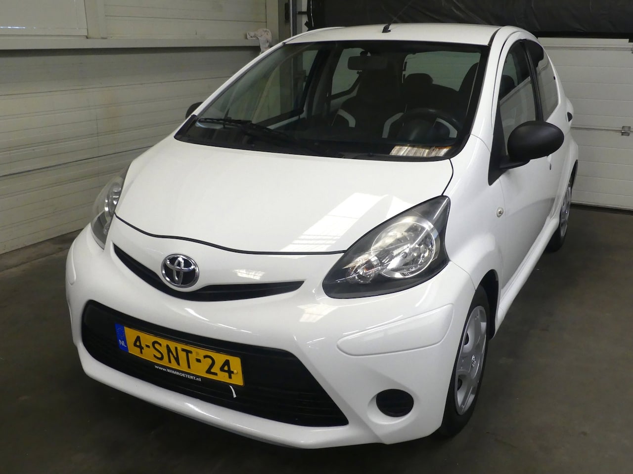 Toyota Aygo - 1.0 VVT-i Now - Airco - Dealer onderhouden - Leer - AutoWereld.nl