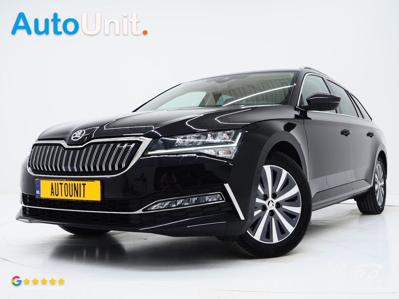 Skoda Superb Combi - 1.4 TSI iV Style | Panoramadak | Trekhaak | Leder | 360 | Keyless | Adaptive Cruise | Memo - AutoWereld.nl