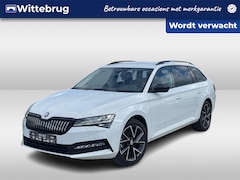 Skoda Superb Combi - 1.4 TSI iV 218PK Style / Fabrieksgarantie tm 20-2-28 / Black Pack / LED Matrix / Achteruit