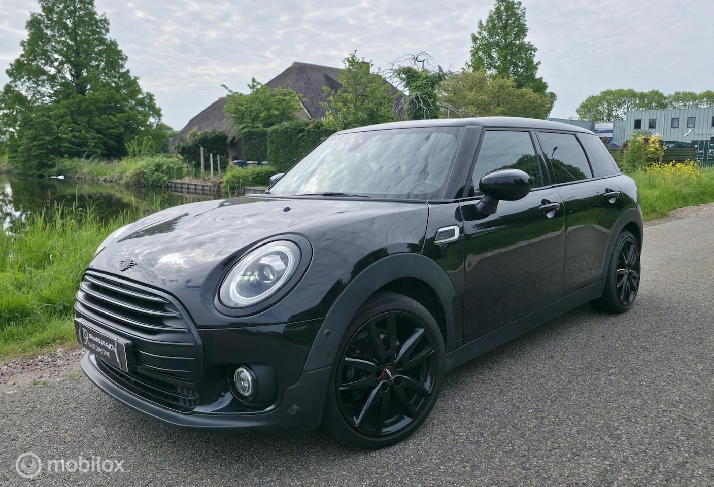 MINI Clubman - 1.5 / Navi / Carplay / Stoelv. / JCW velgen - AutoWereld.nl