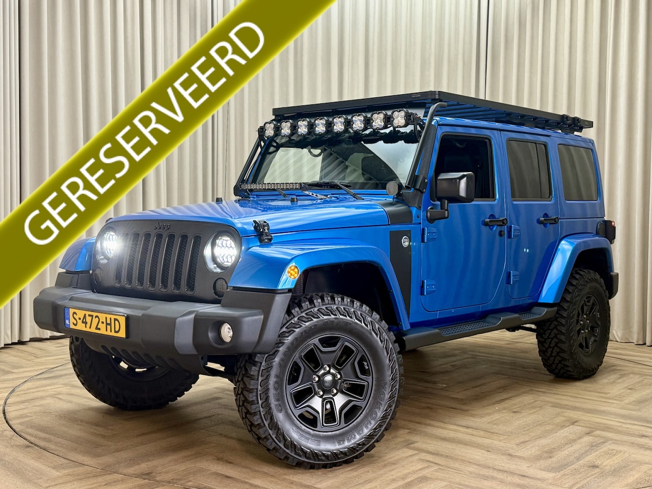 Jeep Wrangler Unlimited - 4WD 3.6 V6 / 285 PK / CUSTOMIZED / Automatic / FULL LED / Lift Kit / Roof Rack / Front Run - AutoWereld.nl