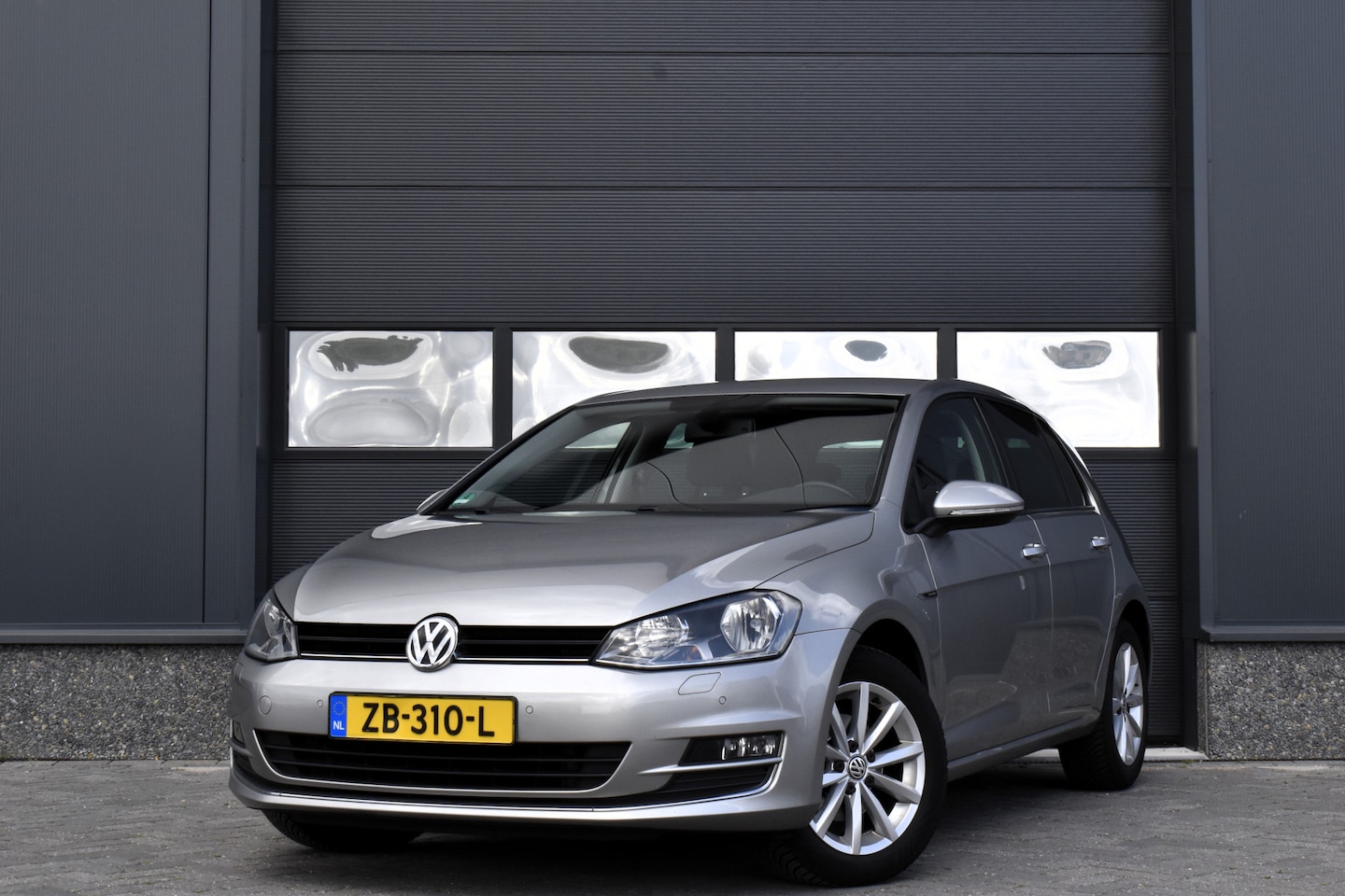 Volkswagen Golf - 1.2 TSI Highline Lounge Carplay - Cruise - Clima - Navi - AutoWereld.nl