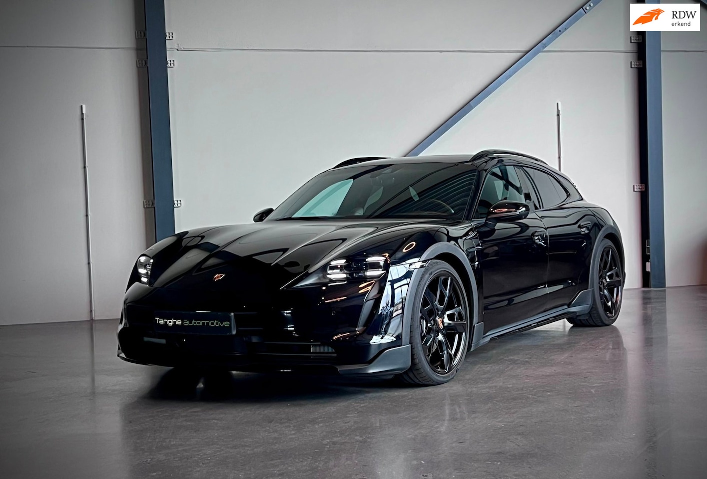 Porsche Taycan Cross Turismo - 4 93 kWh 4 93 kWh, Chrono, Off Road Design, 360 ca - AutoWereld.nl