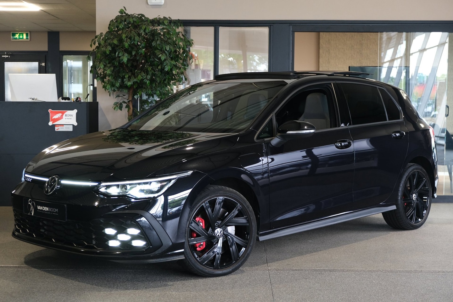 Volkswagen Golf - 8 1.4 eHybrid GTE 245PK Pano Leer Led Trekhaak Cam ACC Navi - AutoWereld.nl
