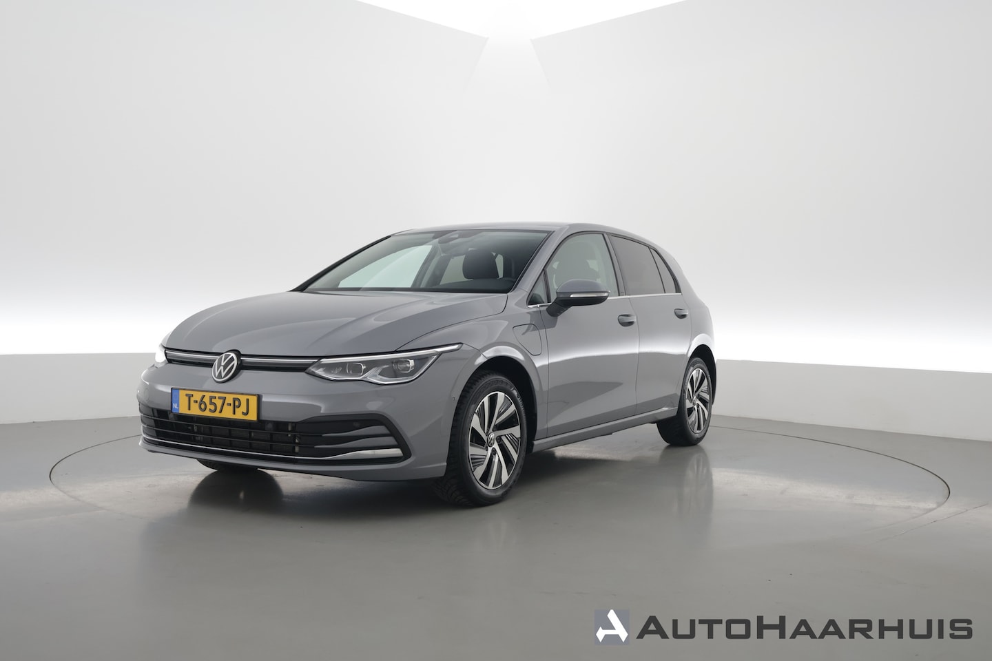 Volkswagen Golf - 1.4 eHybrid Style | Massage | Memory | Camera | Adapt. Cruise | Apple CarPlay + NAV | SOH - AutoWereld.nl