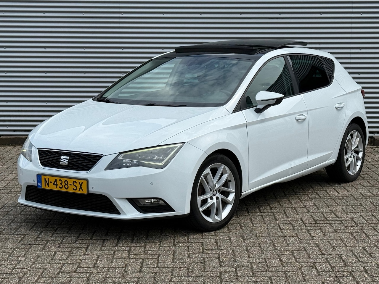SEAT Leon - 1.2 TSI Style Business / PANORMA / Automaat / CRUISE / Inruil mog. - AutoWereld.nl