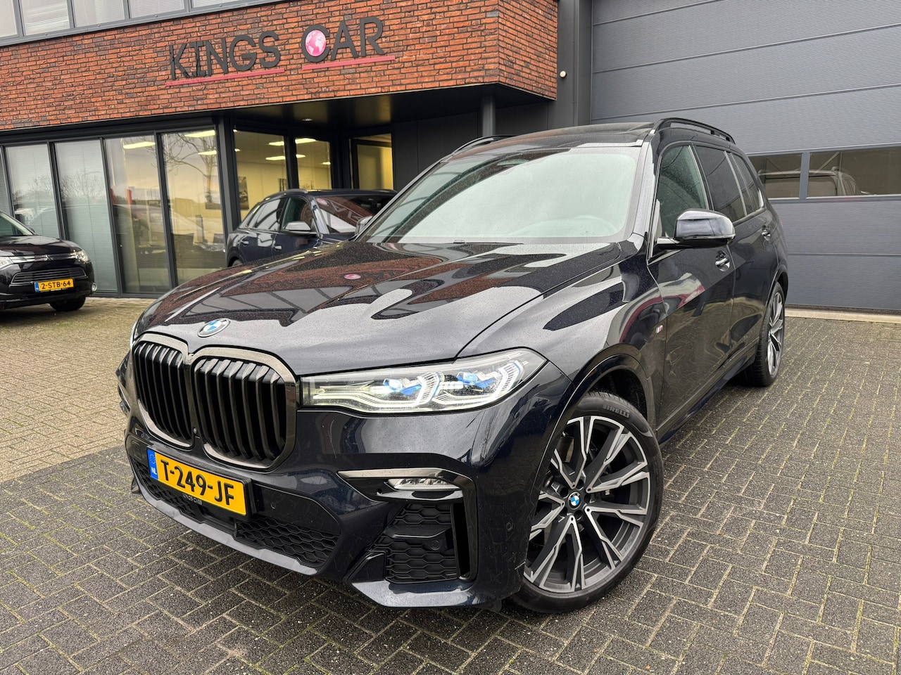 BMW X7 - M50d High Executive 7PERS PANO SKYLOUNGE H&K TREKHAAK VOL - AutoWereld.nl