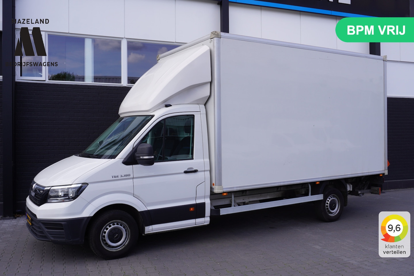 MAN TGE - 2.0 L4 177PK Automaat Bakwagen EURO 6 - Airco - Cruise - Laadklep - € 23.900,- Excl. - AutoWereld.nl