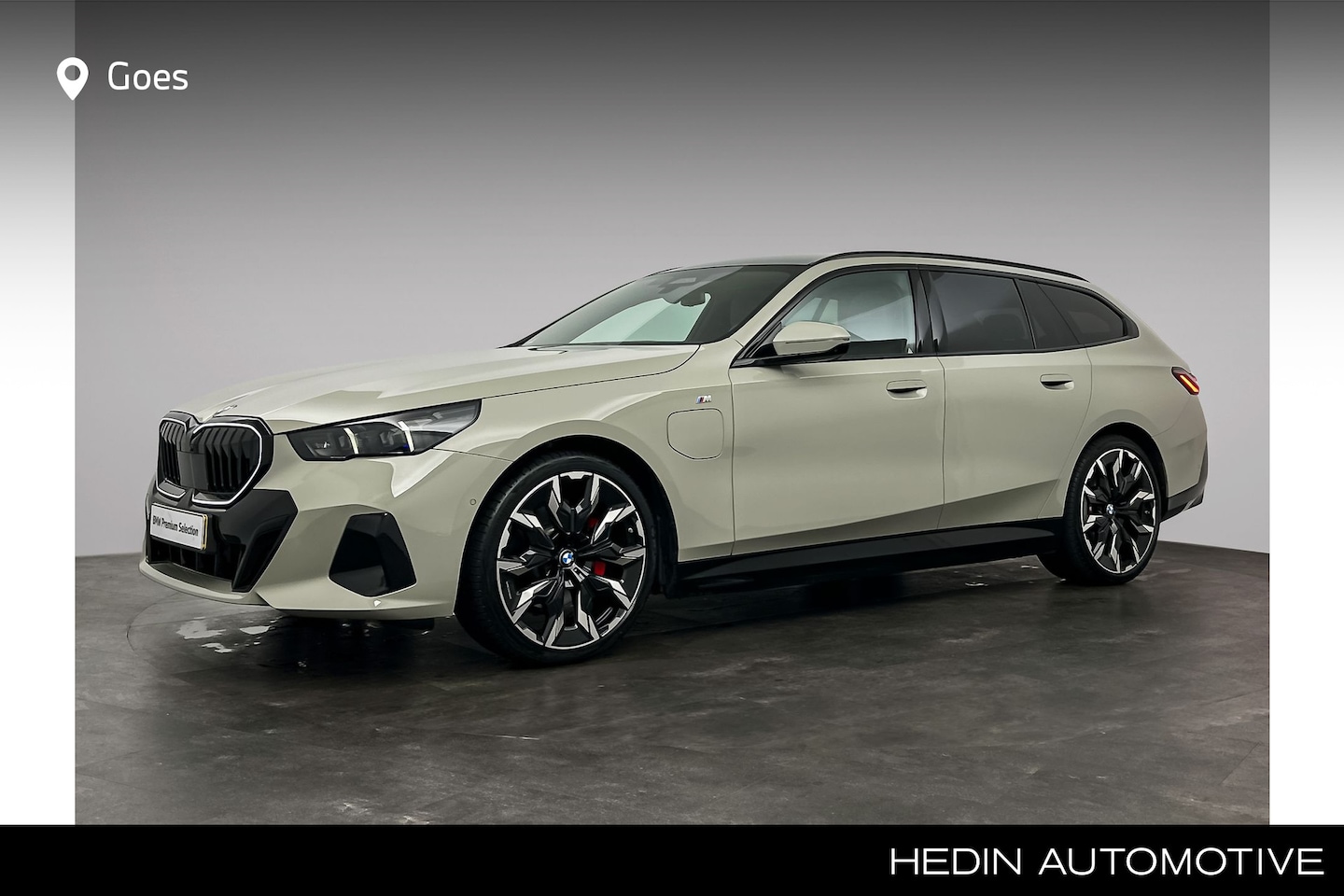 BMW 5-serie Touring - 530e M Sport Edition | Adaptief onderstel professional | Individual Fashion GREY | Innovat - AutoWereld.nl
