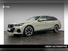 BMW 5-serie Touring - 530e M Sport Edition | Adaptief onderstel professional | Individual Fashion GREY | Innovat