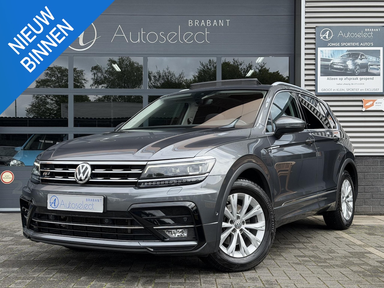 Volkswagen Tiguan - 1.5 TSI ACT R-Line Pano | Camera | Dealer Onderhouden - AutoWereld.nl