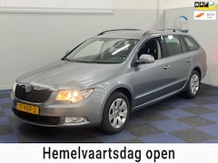 Skoda Superb Combi - 1.8 TSI Comfort / NIEUWE DISTRIBUTIEKETTING / AUTOMAAT / NAVI-MULTIEMEDIA / DEALER ONDERHO