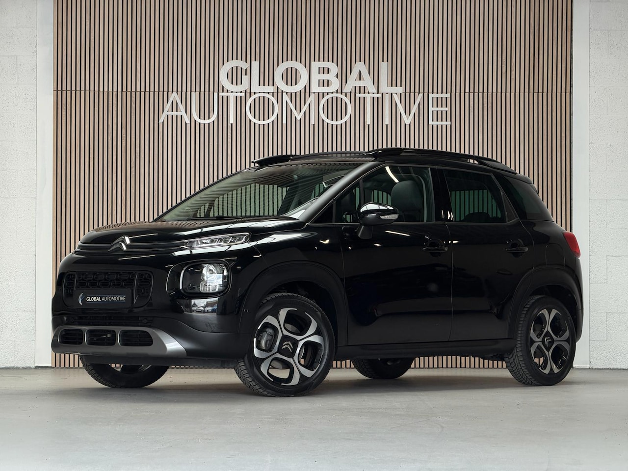 Citroën C3 Aircross - 1.2 PureTech S&S Shine - PANORAMADAK - NAVI - LEDER - AutoWereld.nl