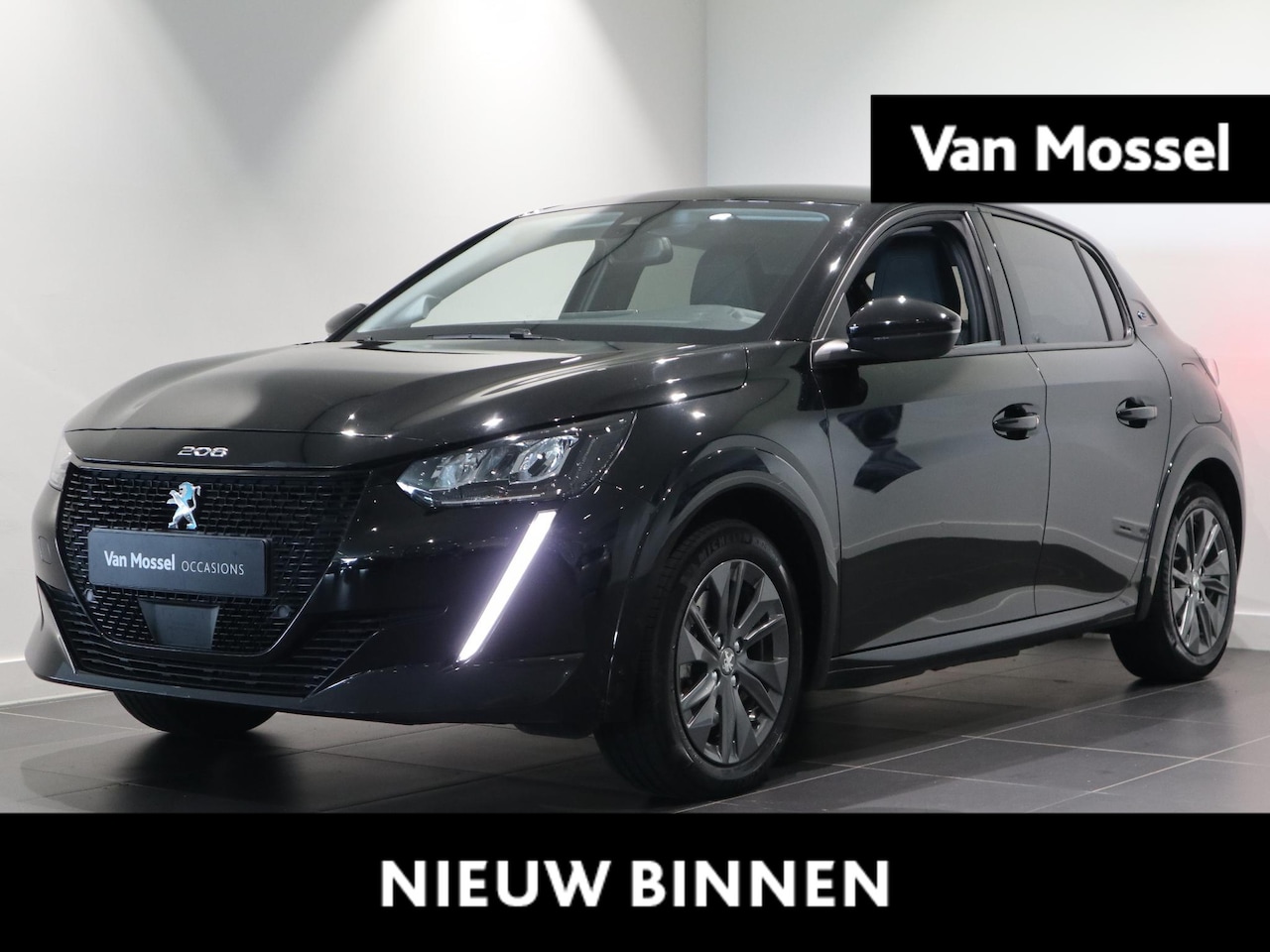 Peugeot e-208 - EV Allure Pack 50 kWh ELEKTRISCH - FULL LED - NAVIGATIE - AutoWereld.nl