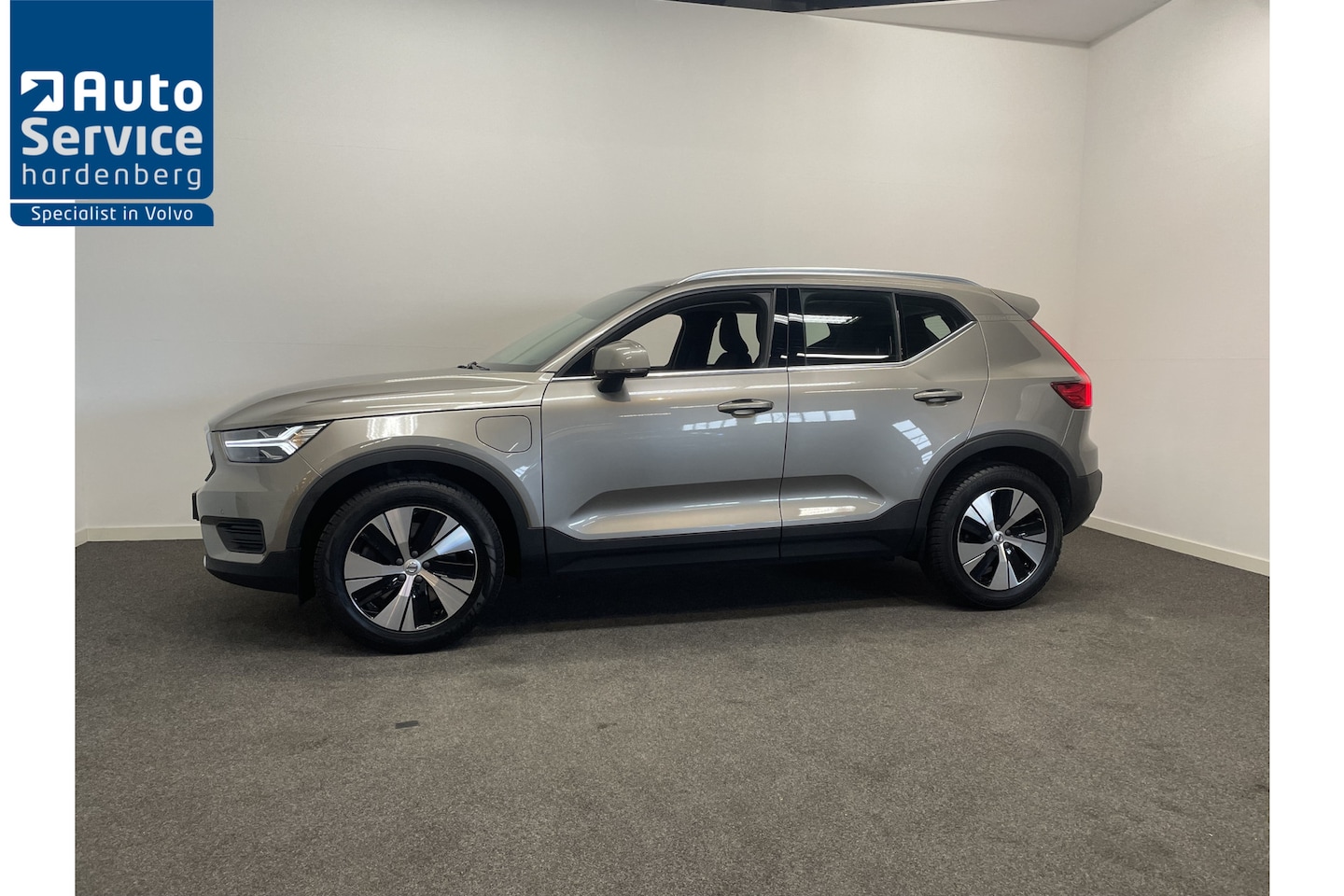 Volvo XC40 - 1.5 T4 Recharge Inscription Expression Adapt. Cruise/ Camera/ Stoelverw./ Apple Android au - AutoWereld.nl