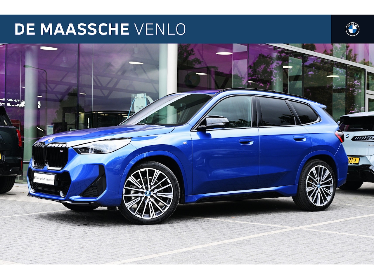 BMW iX1 - xDrive30 M Sport / Panoramadak / Sportstoelen / Comfort Access / Adaptieve LED / Head-Up / - AutoWereld.nl