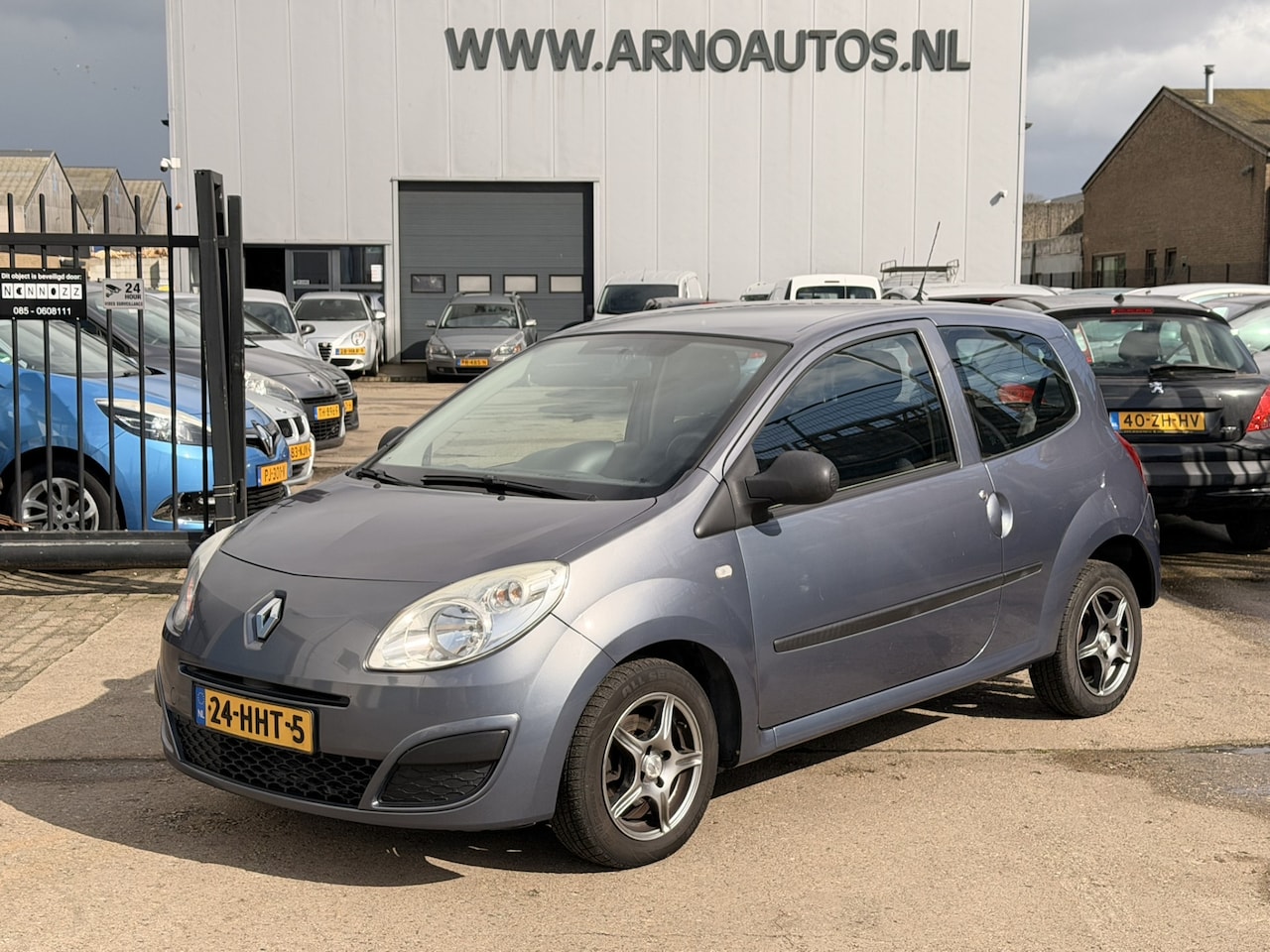 Renault Twingo - 1.2 Authentique 1.2 Authentique, APK TOT 01-05-27, AIRCO, RECENT NW DISTRIBUTIE, STUURBEKRACHTIGING, ELEK- - AutoWereld.nl