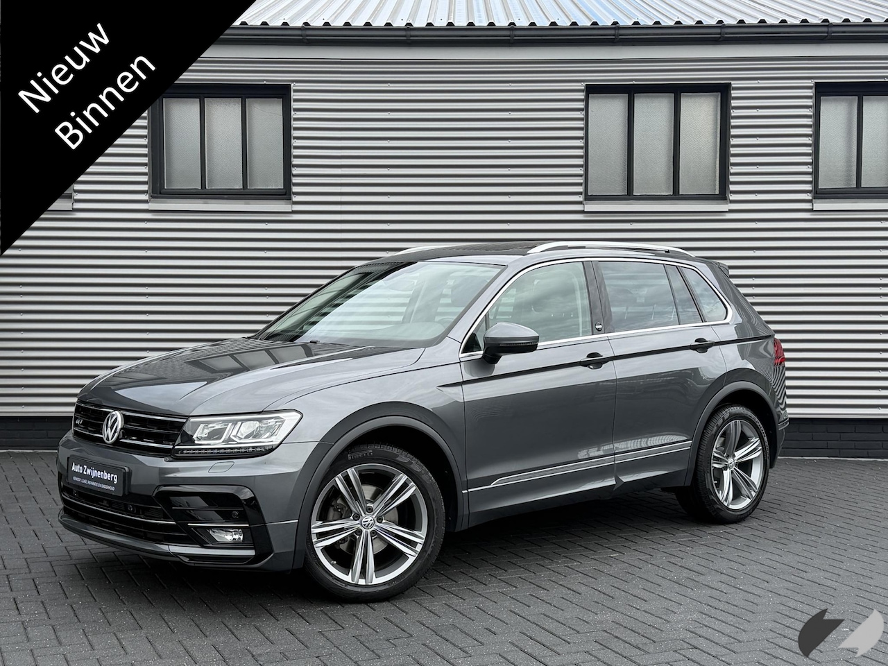 Volkswagen Tiguan - 1.4 TSI Highline Business R |Pano|Trekhaak|ACC| - AutoWereld.nl