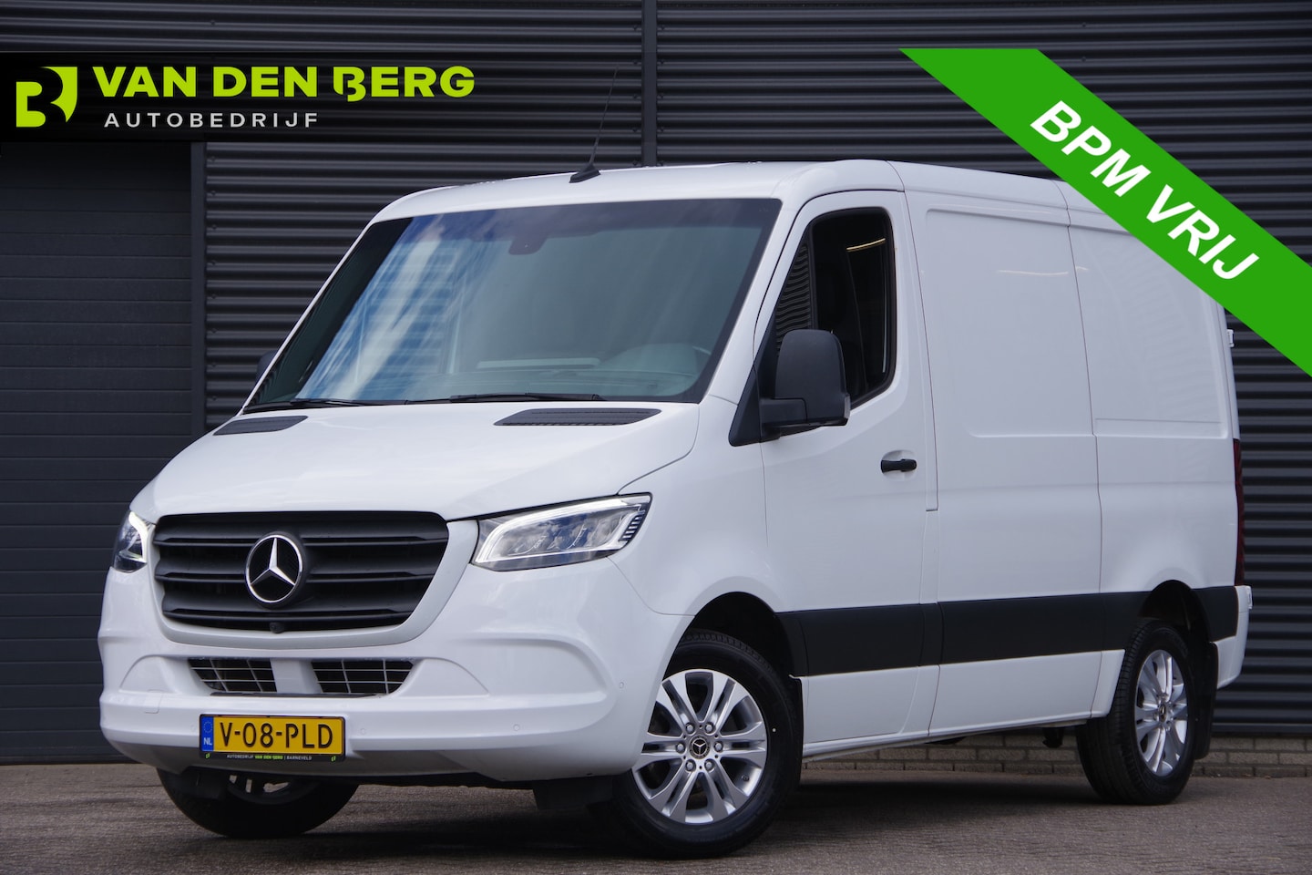 Mercedes-Benz Sprinter - 317 1.9 CDI L1H1 RWD AUT. LED, TREKHAAK, LEDER, 360 CAMERA, STANDKACHEL, STOELVERWARMING, - AutoWereld.nl
