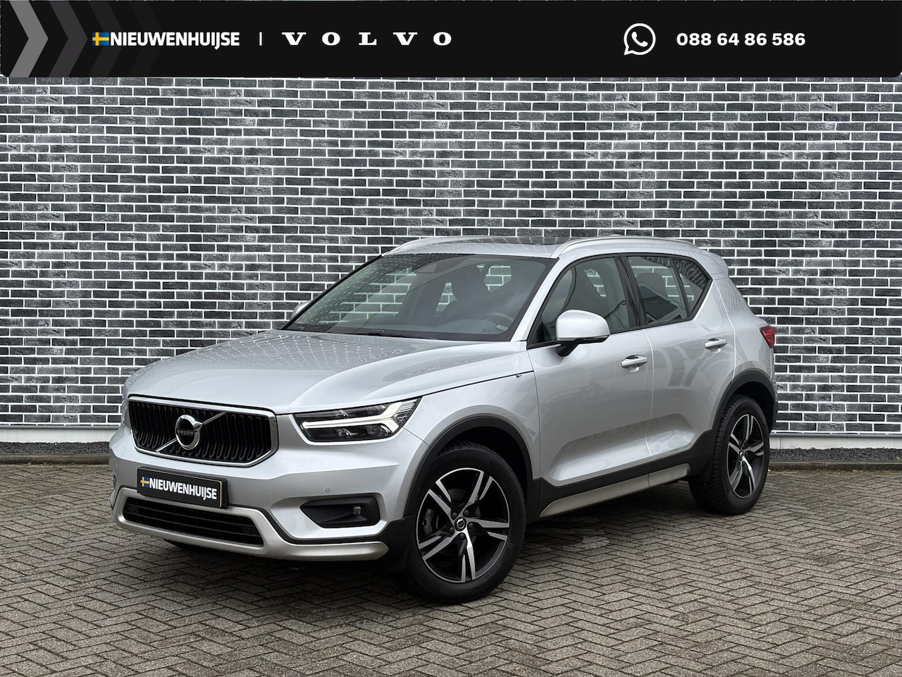 Volvo XC40 - 1.5 T3 Momentum | Navigatie | Achteruitrijcamera | Trekhaak | Panoramadak | Stoelverwarmin - AutoWereld.nl