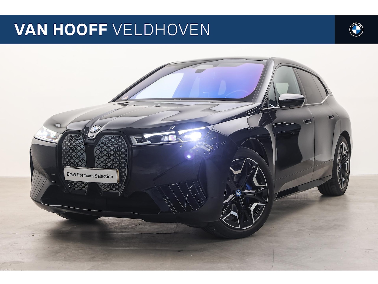 BMW iX - xDrive40 High Executive / Sportpakket / Panoramadak Sky Lounge / Trekhaak / Laserlight / S - AutoWereld.nl