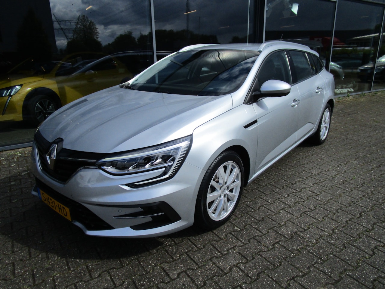 Renault Mégane E-Tech - Estate 1.6 Plug-In Hybrid 160 Business Zen - AutoWereld.nl