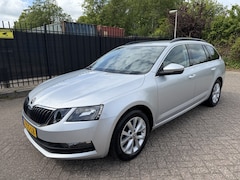 Skoda Octavia Combi - 1.5 TSI DSG Greentech Business Edition Carplay