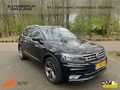 Volkswagen Tiguan - 2.0 TSI 4Motion Highline Business R I 2X R-line I 2500 KG I 19" I Virtual I PDC I Carplay