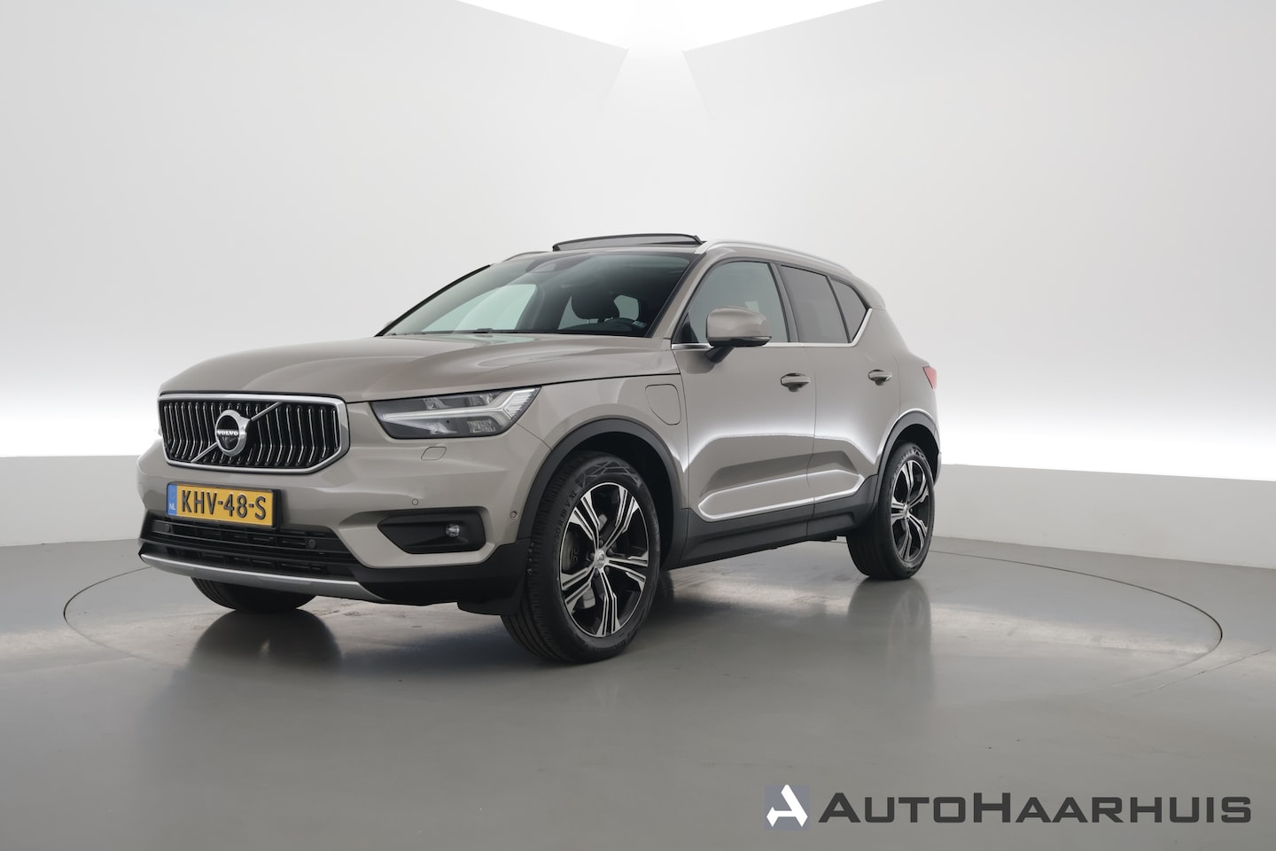 Volvo XC40 - 1.5 T4 Recharge Inscription Expression | SOH 96.7% | Dig. Cockpit | Pano | 360cam | Elek. - AutoWereld.nl