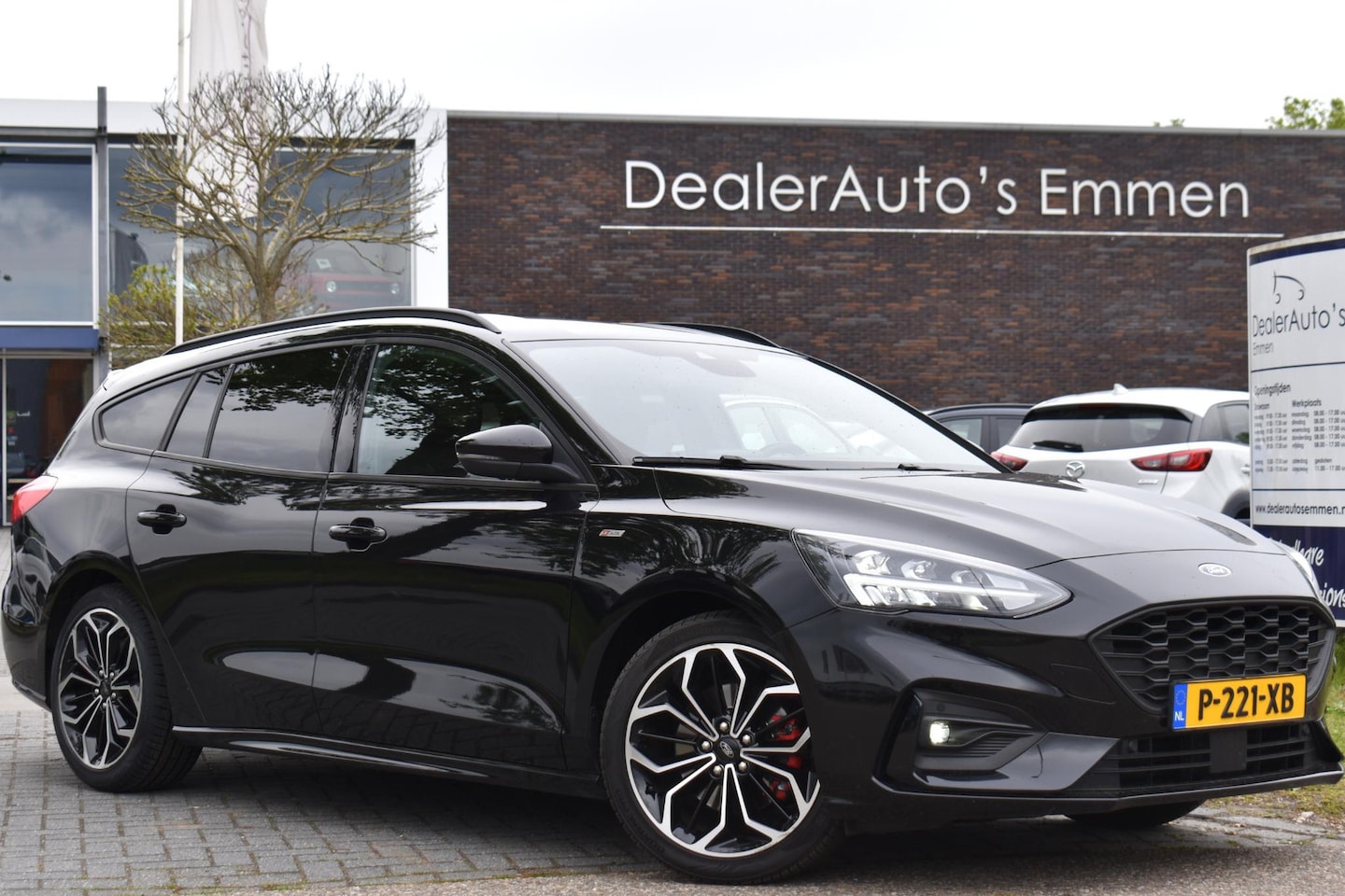 Ford Focus Wagon - 1.5 150PK ST LINE ECC LED LMV NAVI - AutoWereld.nl