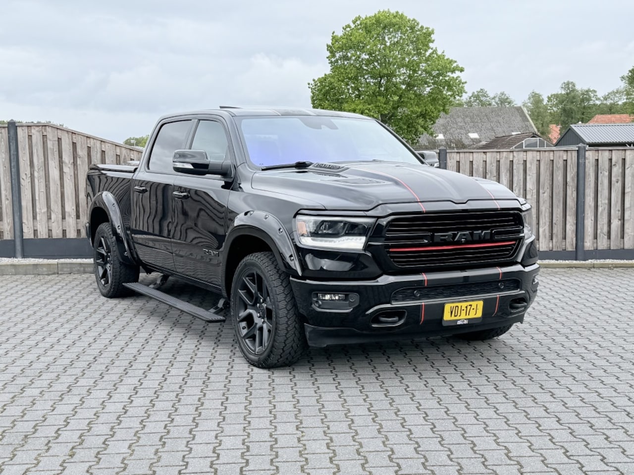 Dodge Ram 1500 - 5.7 HEMI V8 4x4 CC LARAMIE WIDE BODY NIGHT ED. - AutoWereld.nl