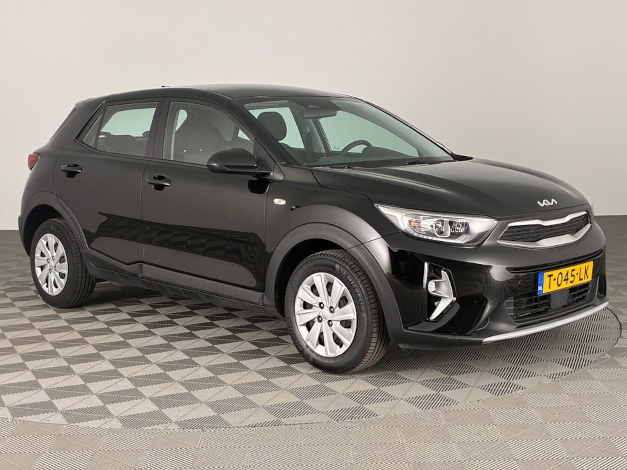 Kia Stonic - 1.0 T-GDi MHEV ComfortLine ✅ 1e Eigenaar -HEMELVAART OPEN!- - AutoWereld.nl