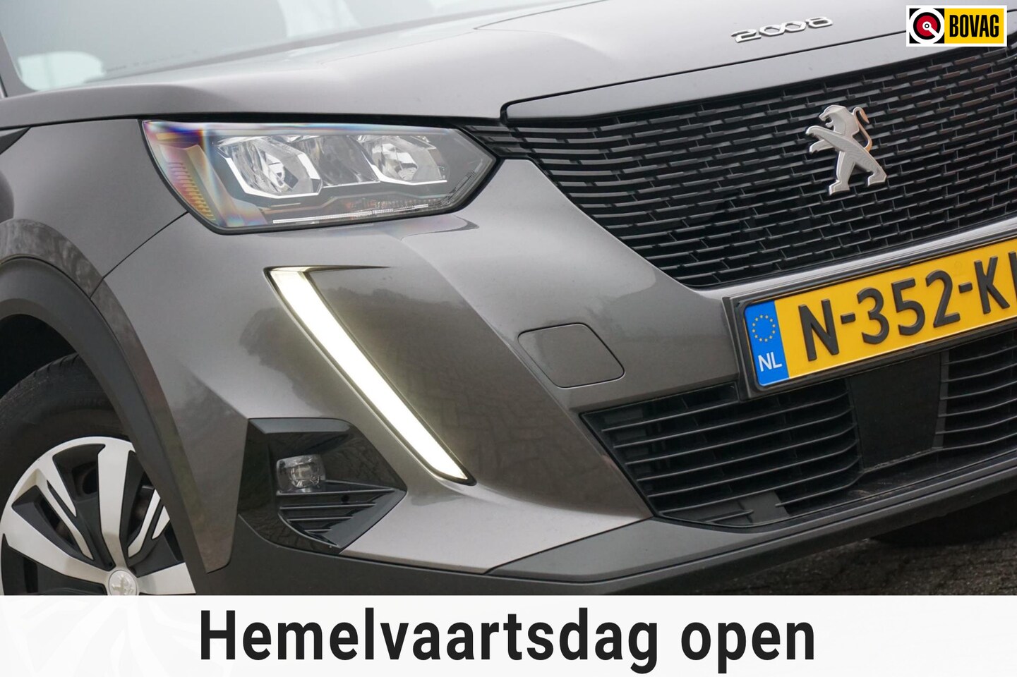 Peugeot 2008 - 1.2 PureTech Blue Lease Active | Gris Platinium | AppleCarplay/Nav/Cruise/PDC - Keurig! - AutoWereld.nl