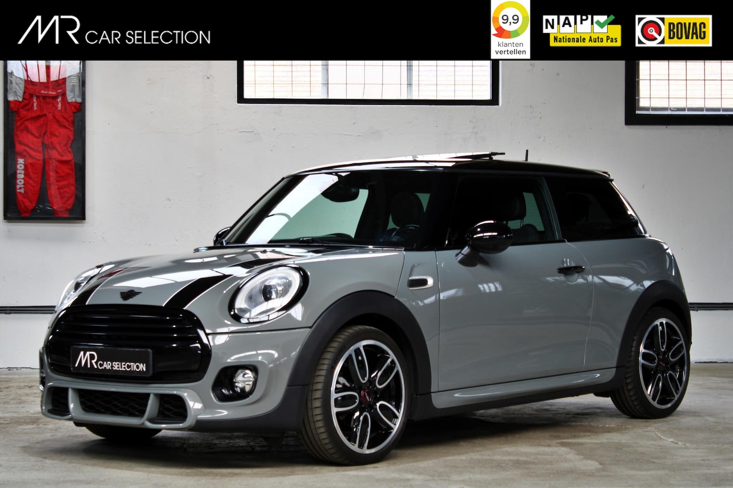 MINI Cooper - Mini 1.5 Serious Business | Panoramadak | John Cooper Works | Parkeersensoren achter | NL - AutoWereld.nl