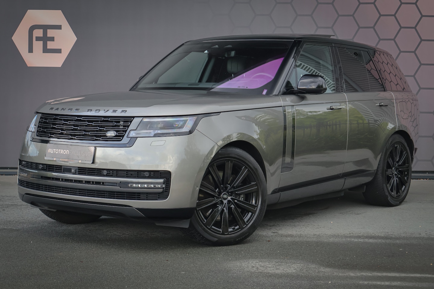 Land Rover Range Rover - 3.0 P510e AUTOBIOGRAPHY PHEV | ADAPTIVE CRUISE | 4 WIELBESTURING | STOELVERWARMING & VERKO - AutoWereld.nl