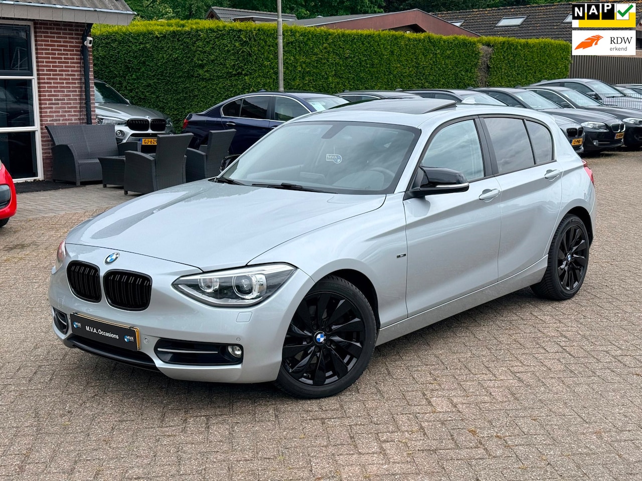 BMW 1-serie - 118i Business Sport|Nieuwe Ketting + Klepseals|Camera|Keyless|Dakje|Cruise|Leder|Clima|Nie - AutoWereld.nl