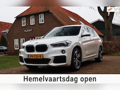 BMW X1 - SDrive20i High Executive Aut. | M-pakket | Stoelverwarming | Head-up | Camera | Trekhaak |