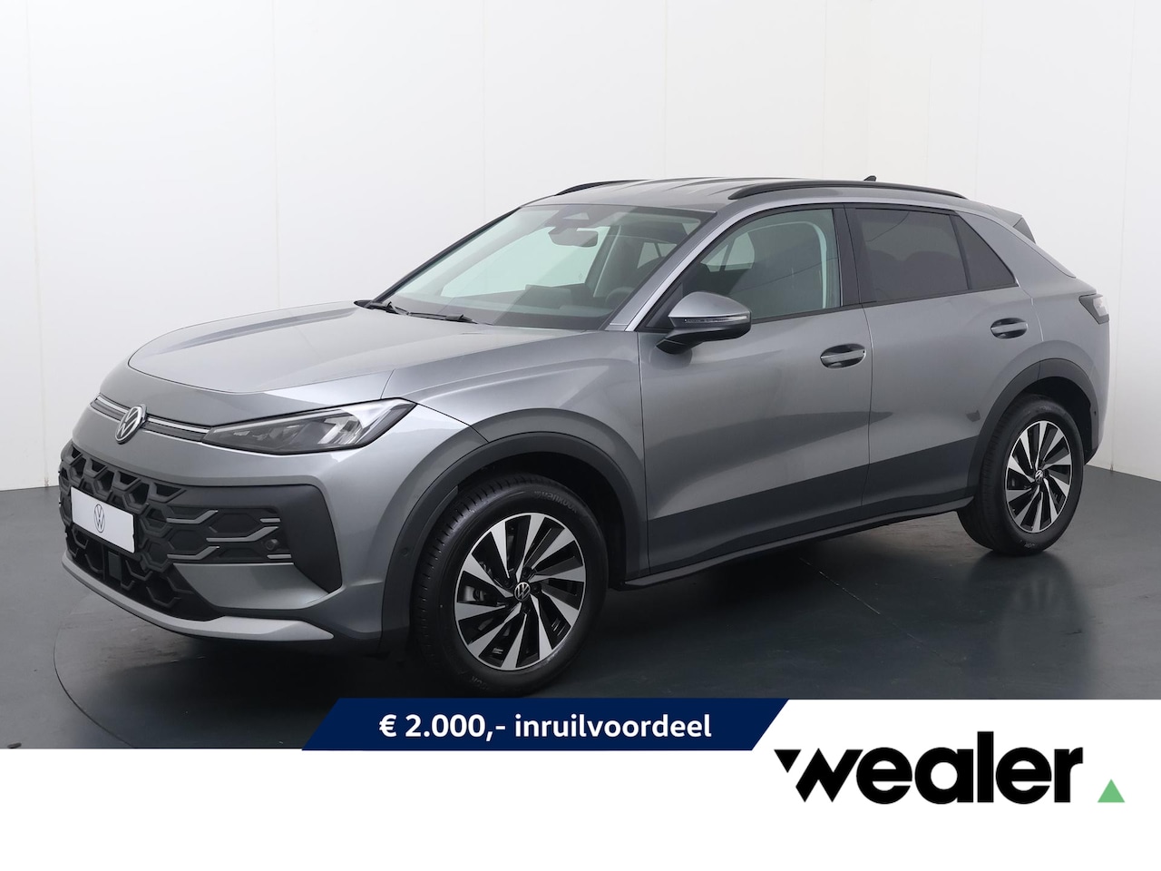 Volkswagen T-Roc - Life First Edition 1.5 eTSI 85 kW / 116 PK 7-DSG | Ambient pakket | Comfort pakket | Trekh - AutoWereld.nl