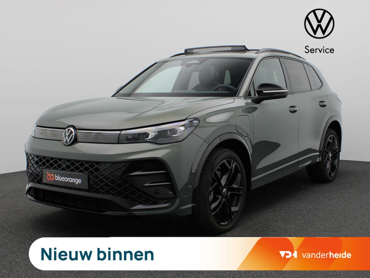 Volkswagen Tiguan - 1.5 eHybrid R-Line Edition 272PK DSG Pano-Schuifdak, Black Style, Trekhaak, 20" LM Velgen, - AutoWereld.nl