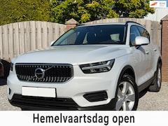 Volvo XC40 - 1.5 T2 Momentum P SENSOREN LICHTMETALEN VELGEN CLIMA CARPLAY