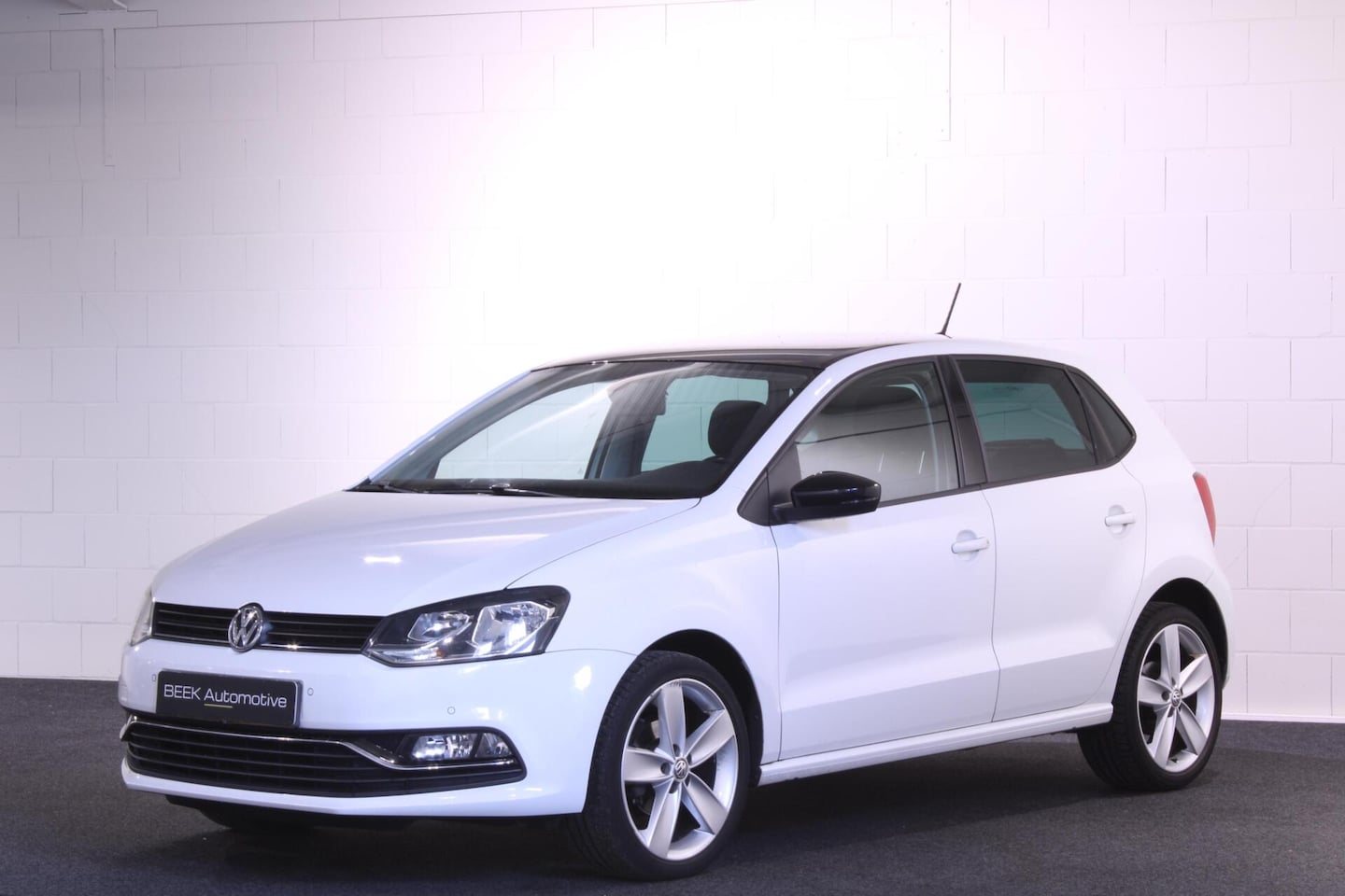 Volkswagen Polo - 1.2 TSI Highline | Trekhaak | Apple CarPlay - AutoWereld.nl