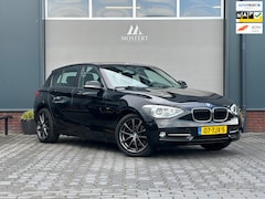 BMW 1-serie - 118i Business+|Automaat|2012|NAP|Dealer|Trekhaak|Cruise|Sport pakket|Navi|PDC|17" LMV