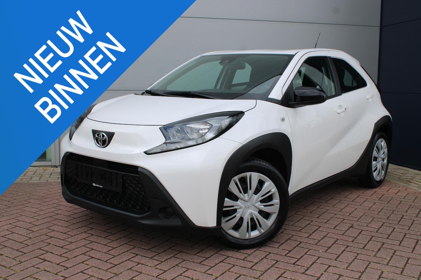 Toyota Aygo X - 1.0 VVT-i S-CVT Automaat first Airco Camera Carplay Zeer mooi - AutoWereld.nl
